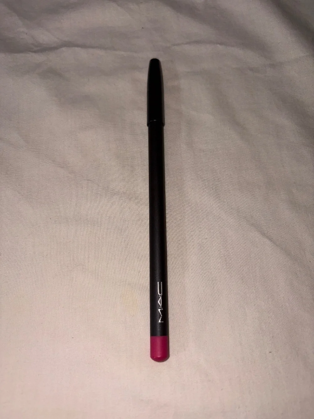 MAC Cosmetics Lip Pencil (Talking Points)